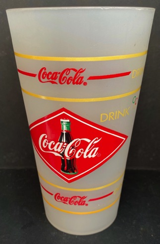 58263-1 coca cola plastic drinkbeker.jpeg